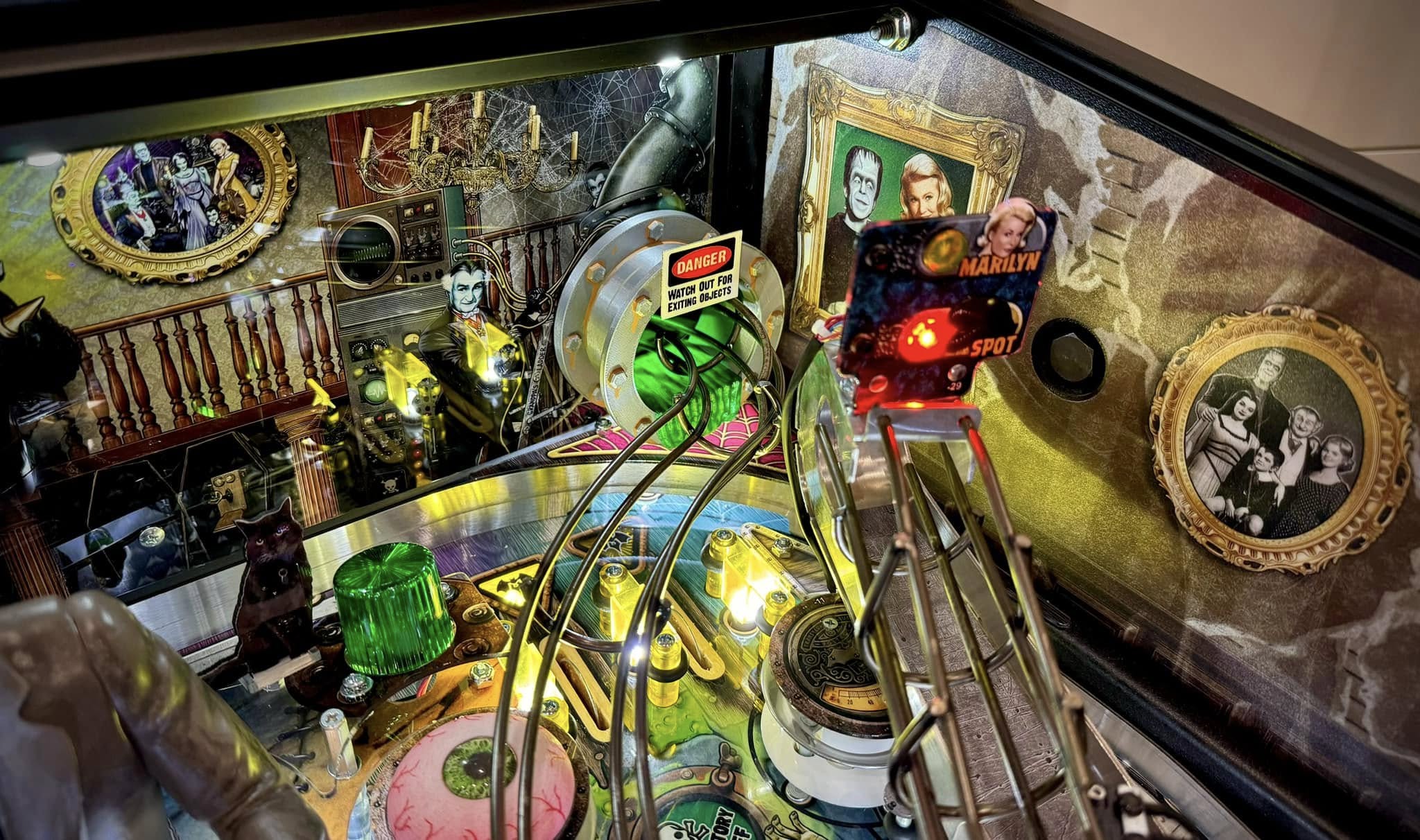 Munsters Limited Edition (LE) - Image 3