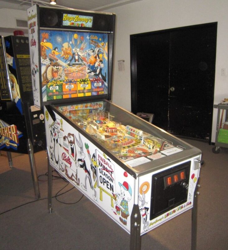 Bugs Bunny’s Birthday Bash Pinball Machine